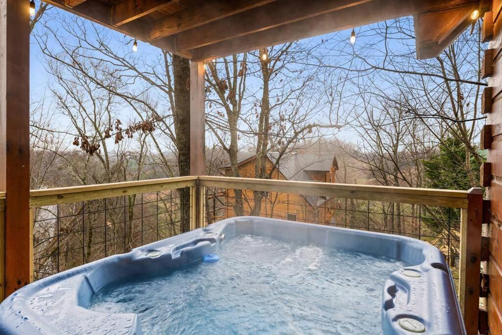 A Moment Inn Time Pigeon Forge Extérieur photo