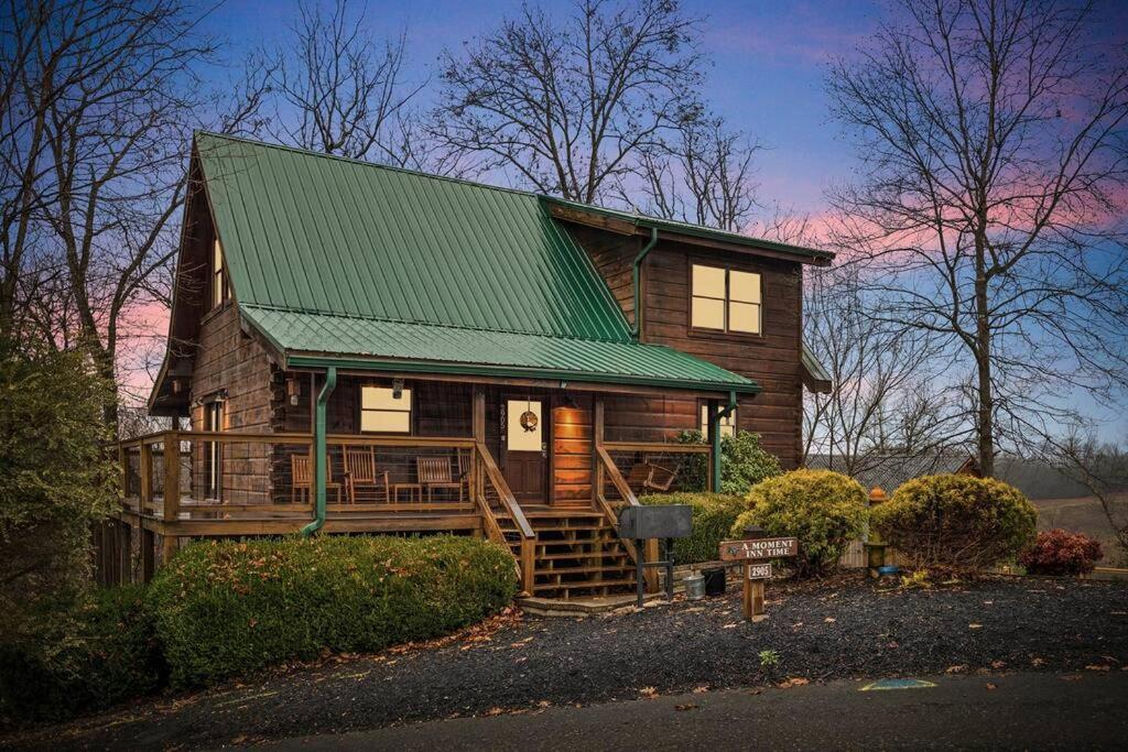 A Moment Inn Time Pigeon Forge Extérieur photo