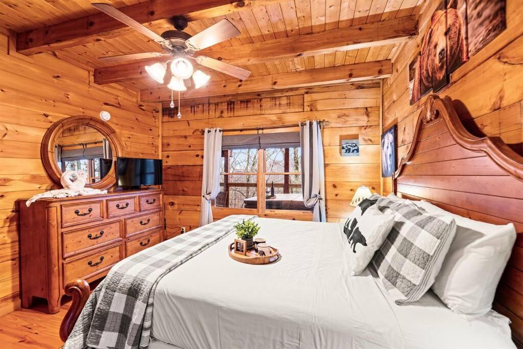 A Moment Inn Time Pigeon Forge Extérieur photo